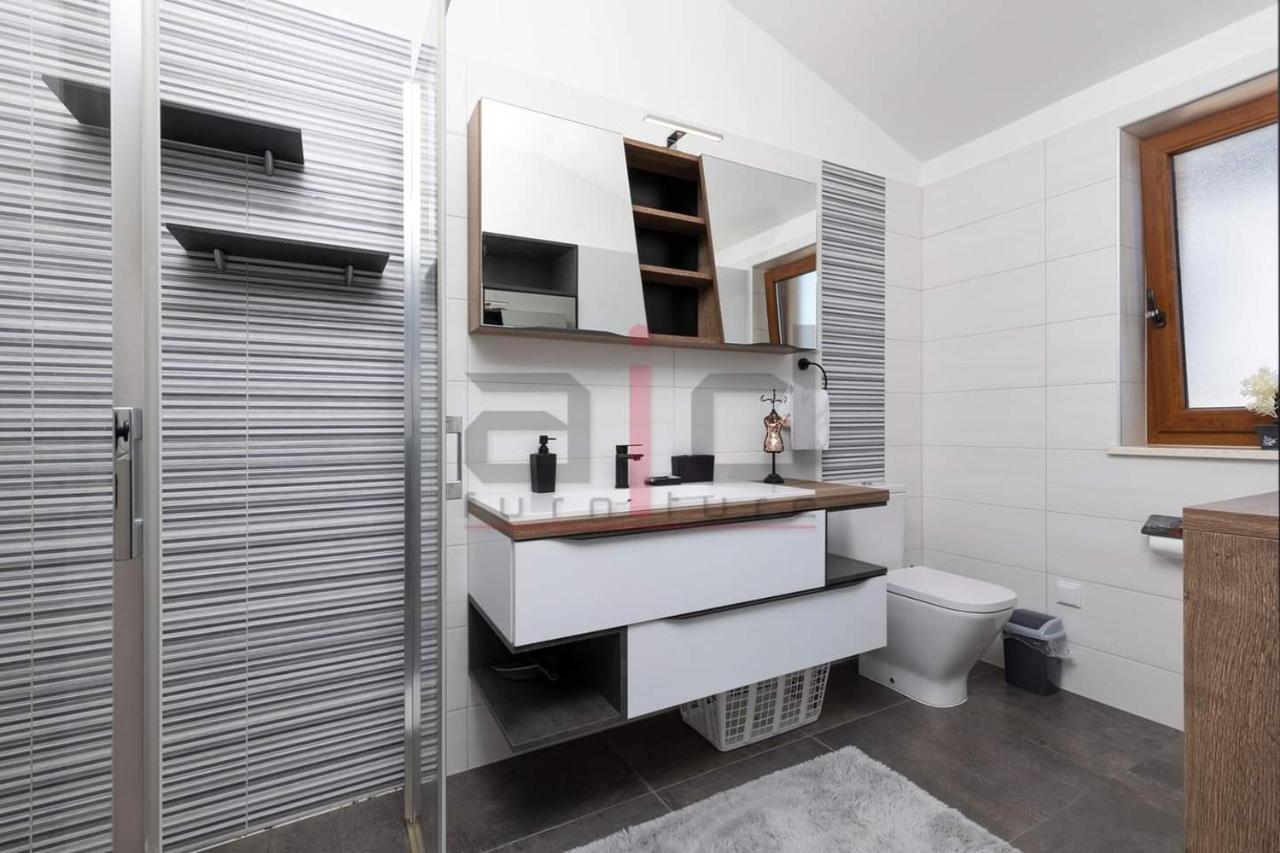 Pula Porta Aurea & Wellness Oasis Appartement Buitenkant foto